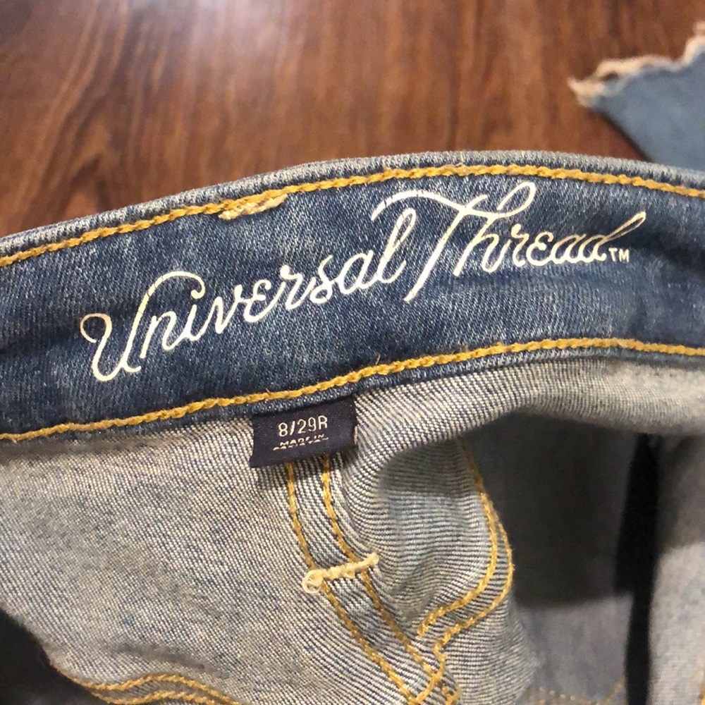 Universal thread blue jeans